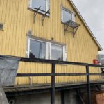 Gult træhus med terrasse, Tipitooq 3 i Aasiaat